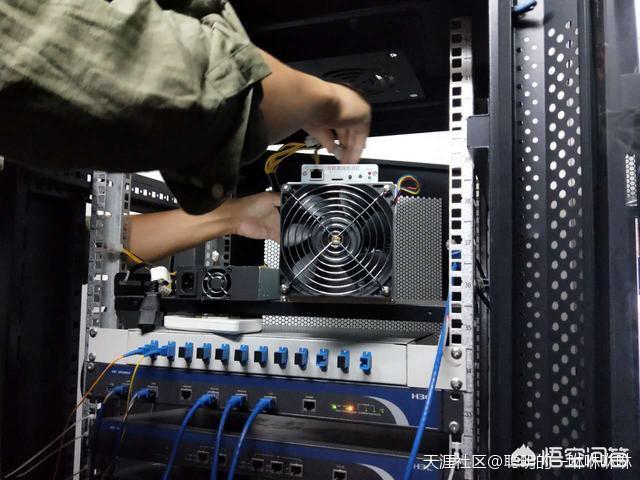 比特币是个什么鬼<strong></p>
<p>怎么挖比特币</strong>，有没有大神知道怎么挖矿？