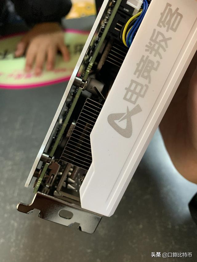 挖比特币的算力不应该是CPU么<strong></p>
<p>挖比特币</strong>？为何涨价的是显卡？