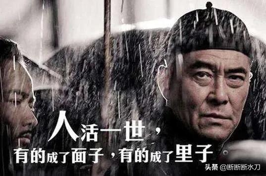 白领去摆地摊<strong></p>
<p>币小哥</strong>，被同事撞见了会尴尬吗？