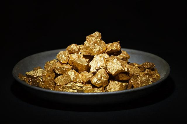 金子是一种金属<strong></p>
<p>币鸟</strong>，不能吃不能穿，可几千年来人们一直在追求它，金到底有什么作用呢？