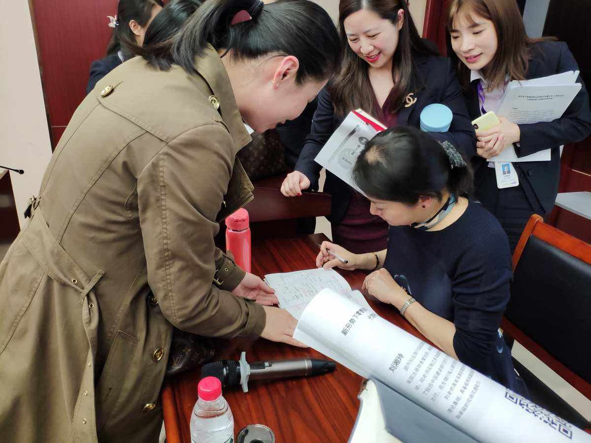 杨老师理财(华为无线充电器可以给苹果充吗)